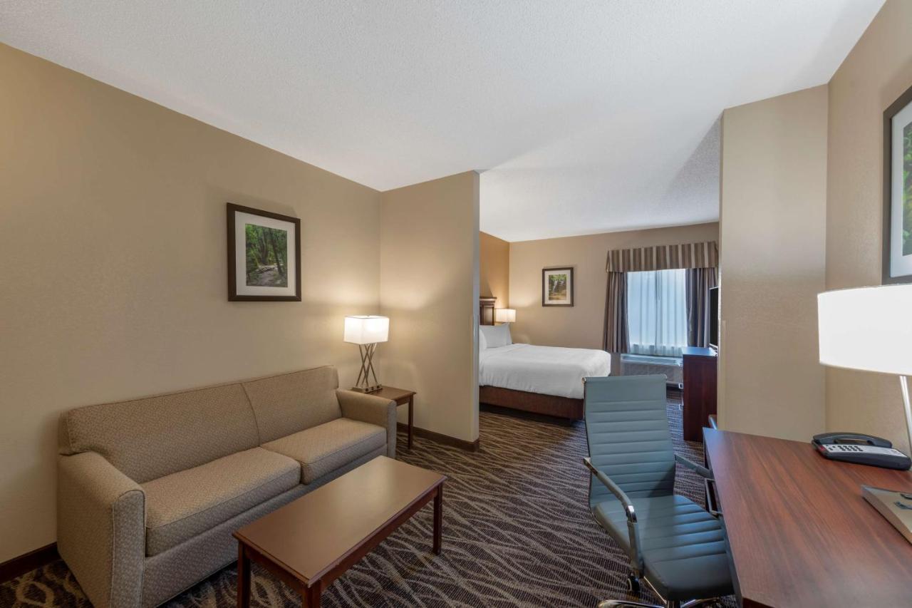 Best Western Plus Russellville Hotel & Suites Exterior photo