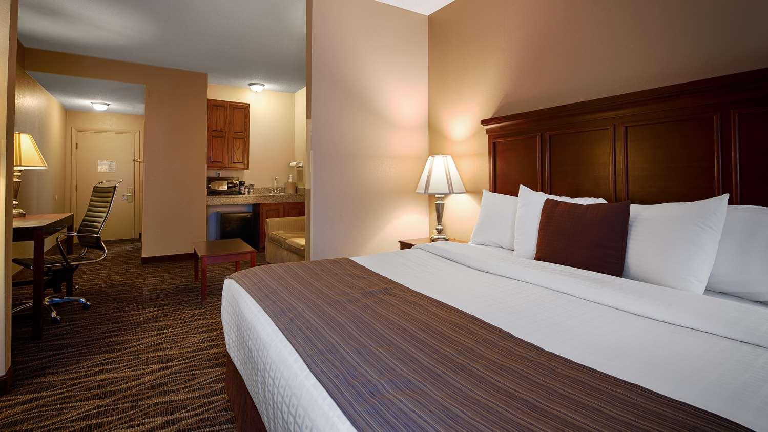 Best Western Plus Russellville Hotel & Suites Exterior photo
