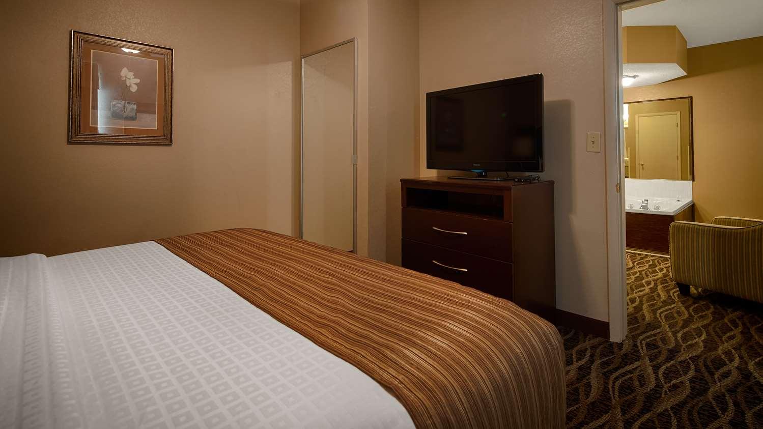 Best Western Plus Russellville Hotel & Suites Exterior photo